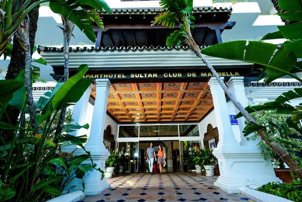 Aparthotel Monarque Sultán, Marbella, photo 2