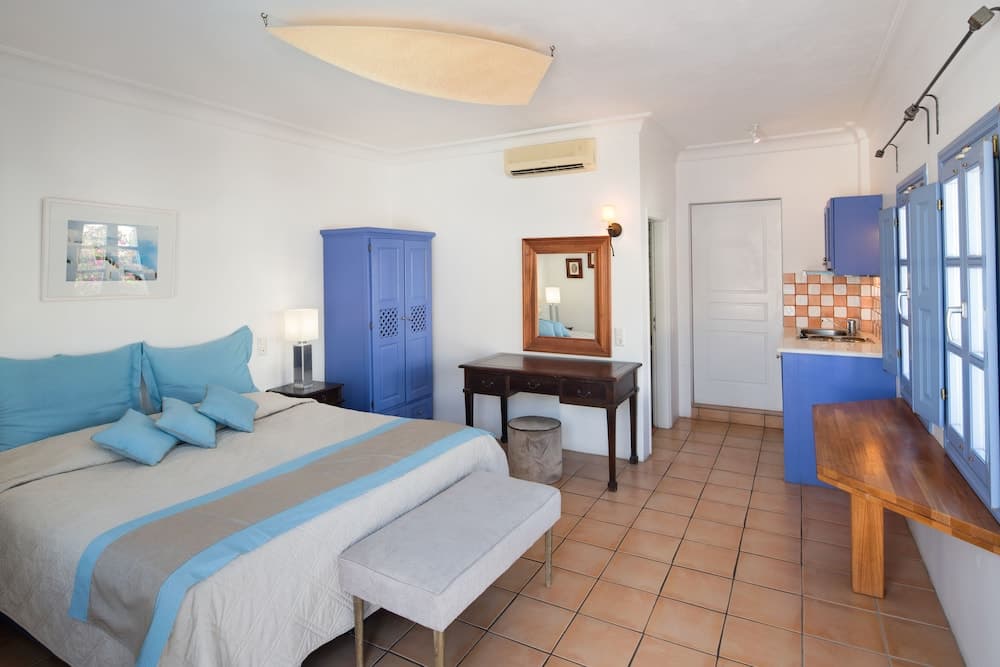Meltemi Suites, Santorini, photo 3