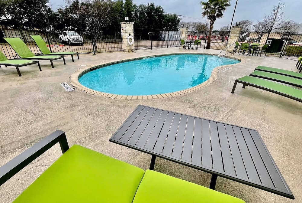 Hawthorn Extended Stay by Wyndham College Station South, College Station, photo 4