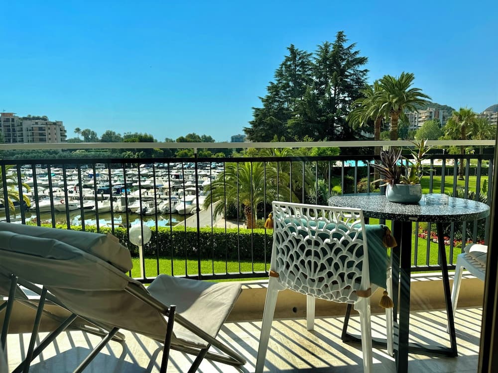 Marina Suites Confort  Appart Hotel, Mandelieu-La-Napoule, photo 5