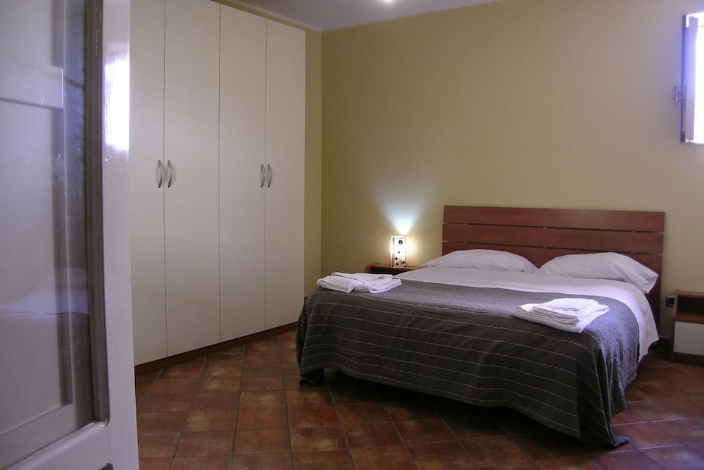 Politi Aparthotel, Catania, photo 2