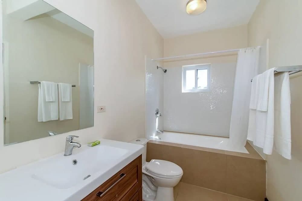 Nianna Coral Bay Luxurious Townhouse- 3, Montego Bay, photo 4