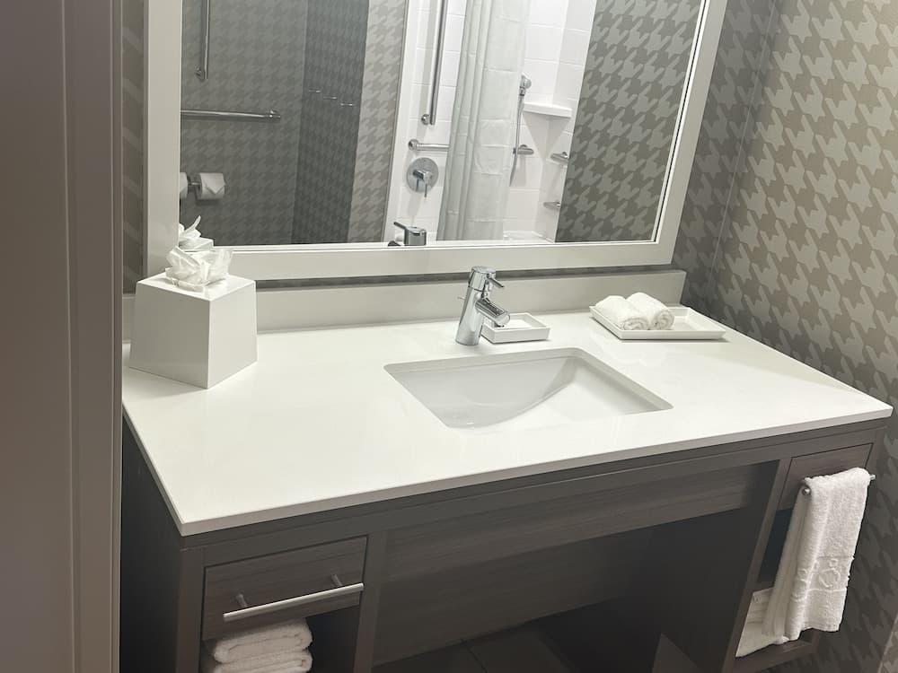 Home2 Suites By Hilton Racine, Sturtevant, photo 6