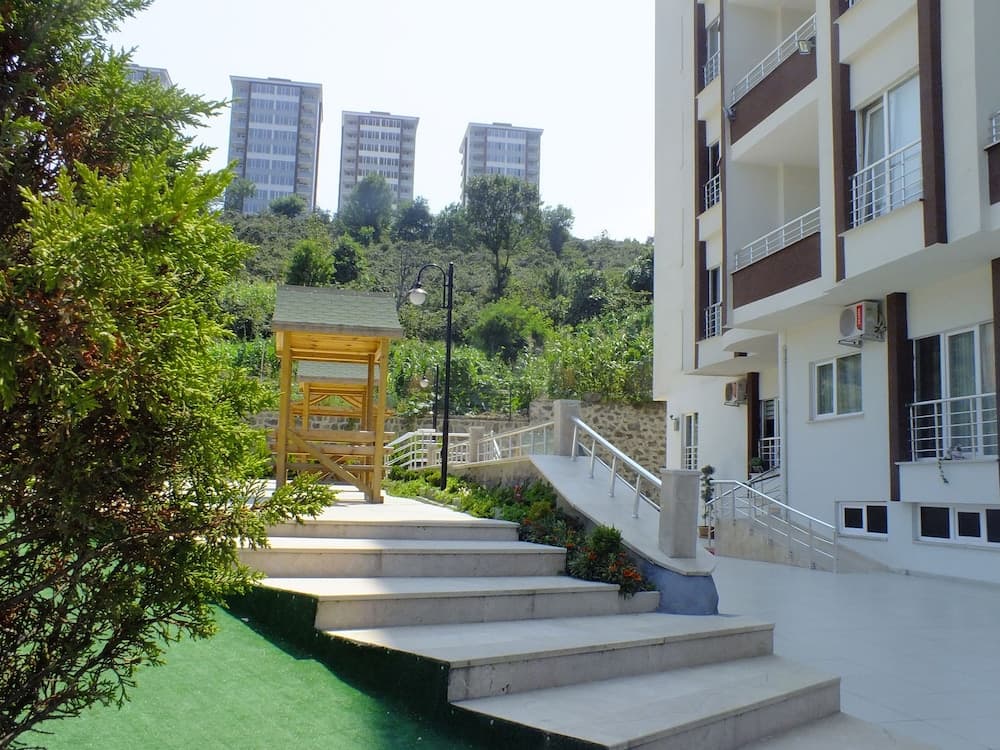 Royal Life Residence, Yomra