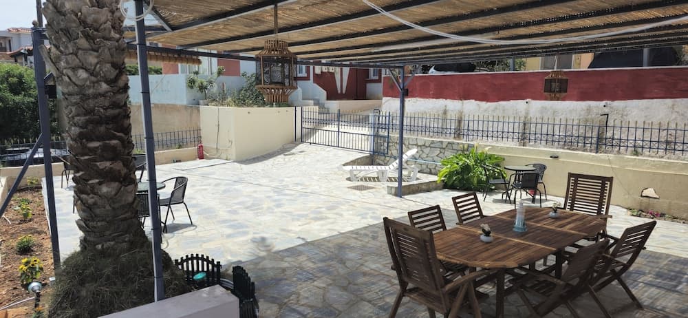 GLIPTIS Apartments, Chios, photo 2