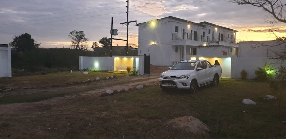 Tsamatiku Guesthouse, Mangwazi