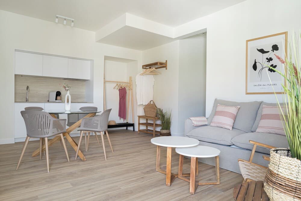LAN Suites, Lepe