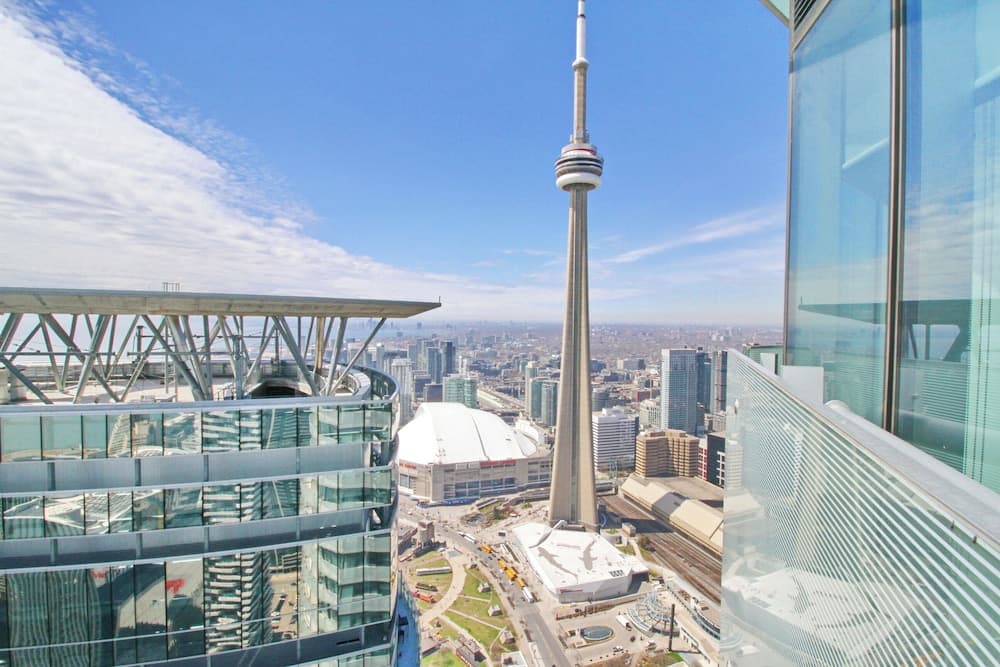 Stallion Suites Opp CN Tower & Scotiabank Arena, Toronto, photo 2