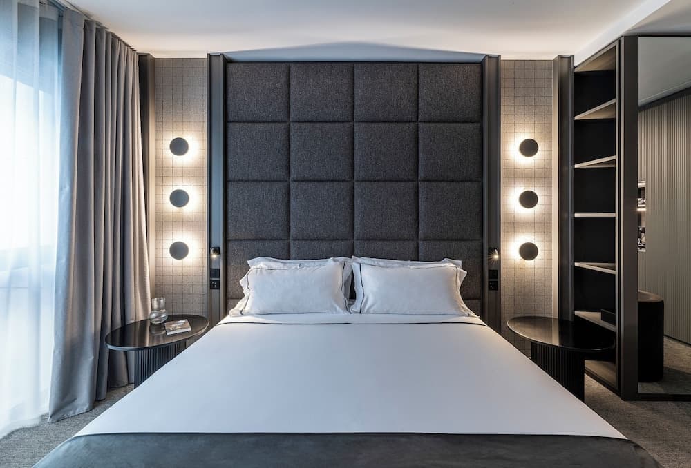 Zeta Rentals, Bari
