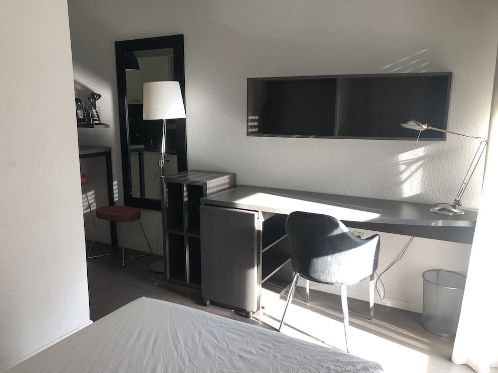 Hotel room at Les Glenans Toulouse