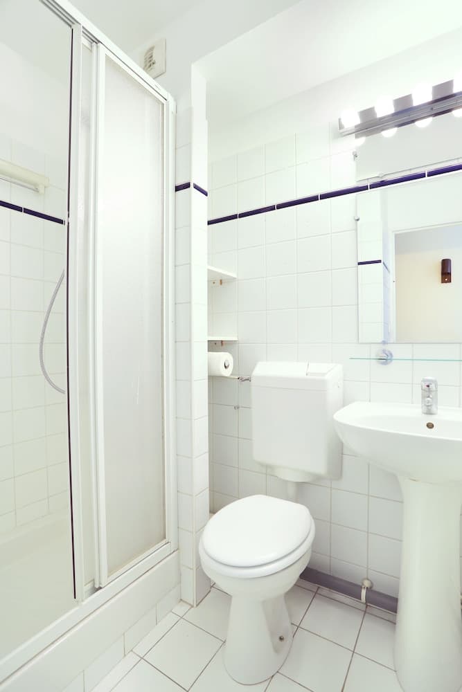 Short Stay Group Residence Les Lilas Serviced Apartments, Les Lilas, photo 5