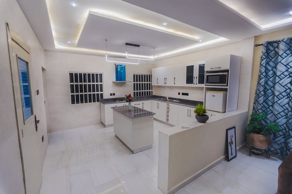 PLATINUM PLUS APARTMENTS, Oshiyie, photo 3