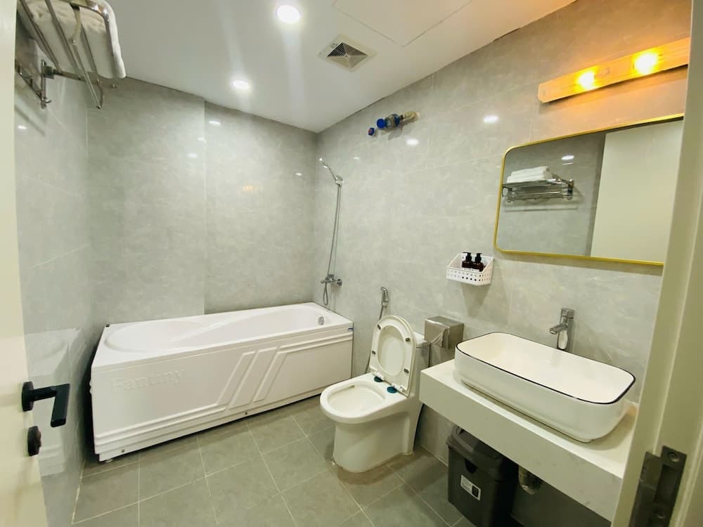 Luxe Paradise Residence 76 To Ngoc Van, Hanoi, photo 4