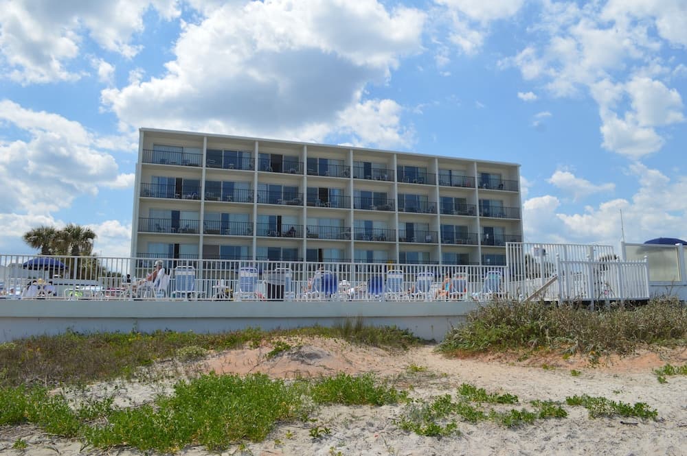 Traders Inn Beach Club, Ormond Beach