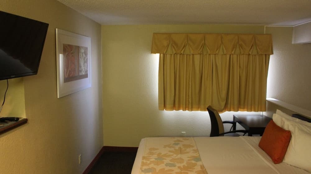 Hawthorn Extended Stay by Wyndham Wichita, Wichita, photo 2