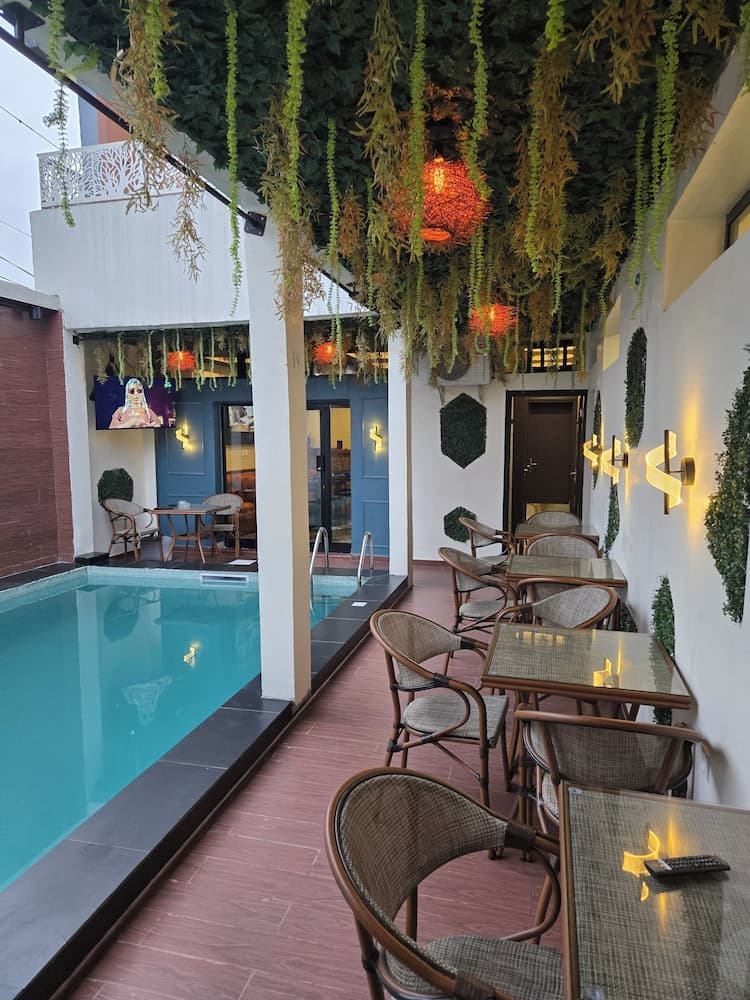 SUNA'A HOME LOGPOM, Douala