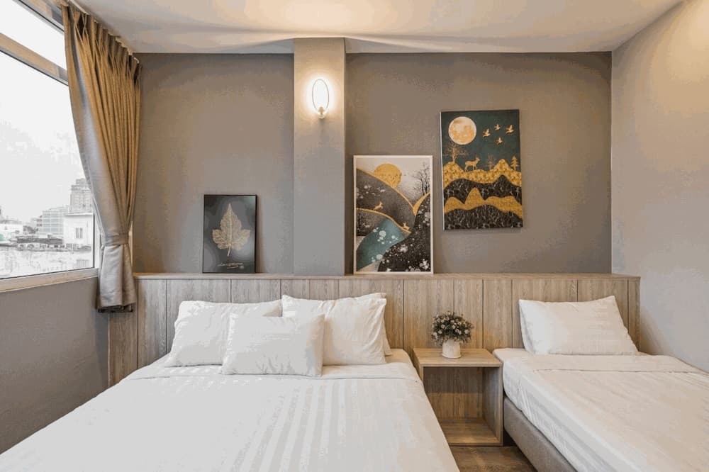 Hotel room at THE COZY INN