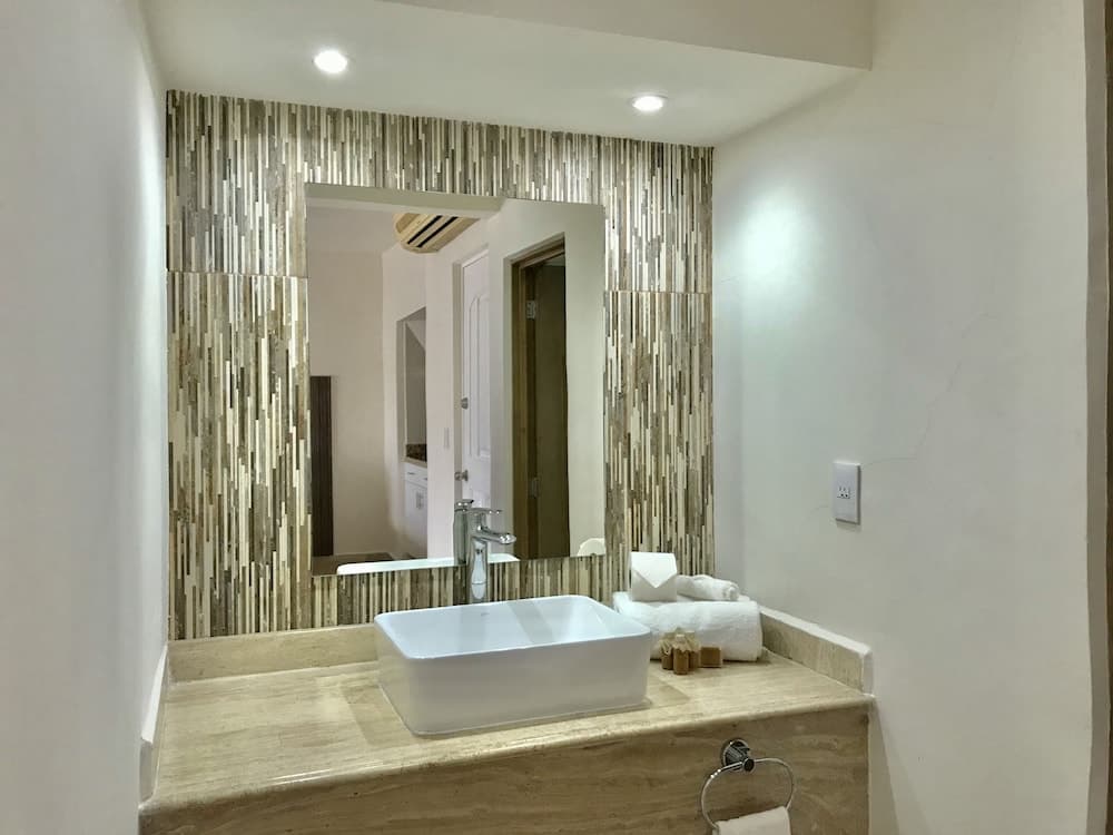Beach and Ocean Front Apartments 1, Cancun, photo 2