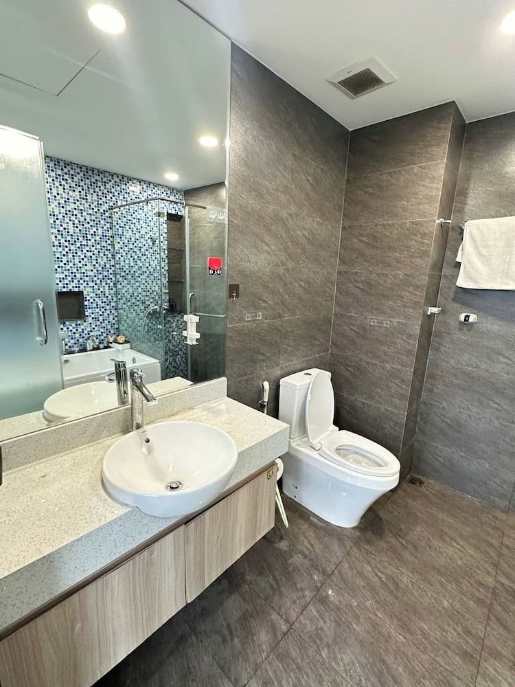 Luxe Paradise Premium Hotel Nguyen Khac Hieu, Hanoi, photo 2