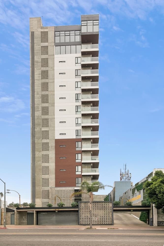 Distrito Revolution Suites, Tijuana