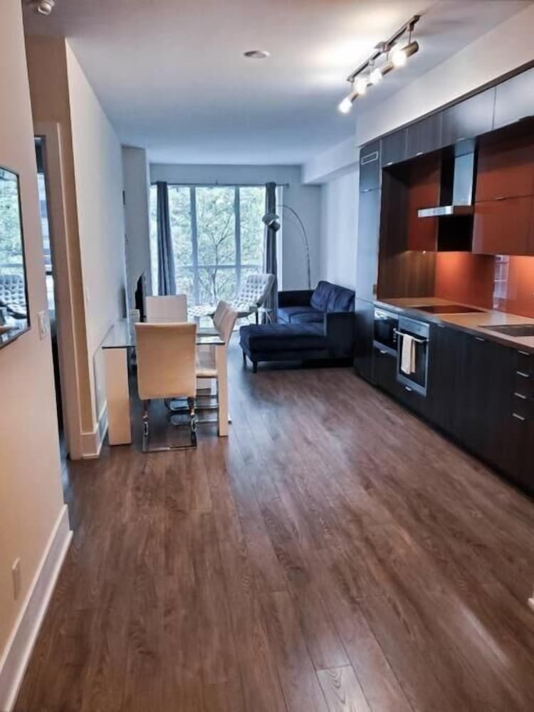 Skyline Suites - Next to MTCC, ACC & CN Tower, Toronto, photo 5