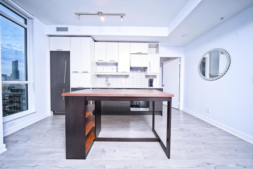 Rivetstays - The Britt, Toronto, photo 5