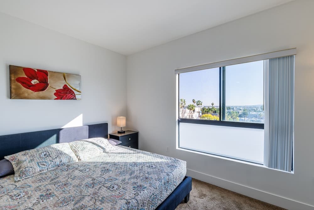 Heaven on Hollywood Boulevard Furnished Apartments, Los Angeles, photo 3