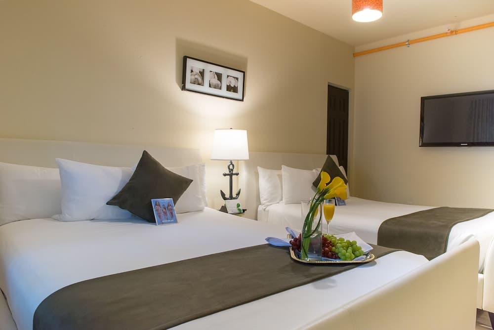 Tradewinds Apartment Hotel, Miami Beach