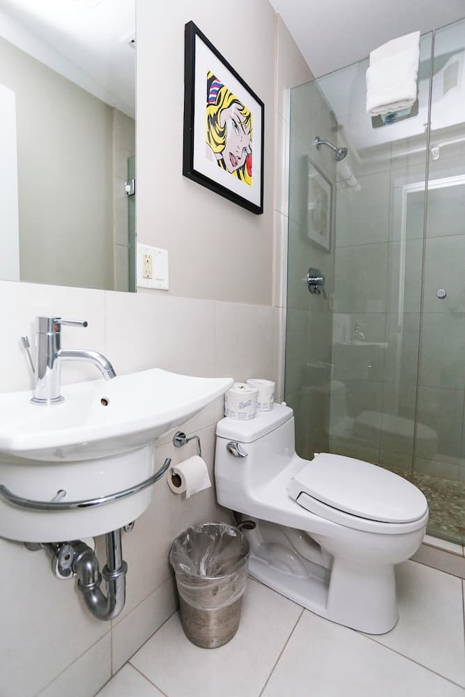 Maverick Suites at 245 Newbury St, Boston, photo 2