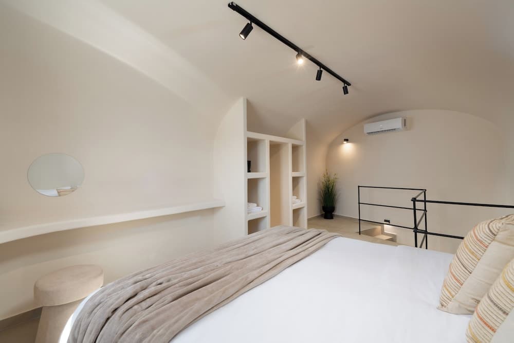 White Orchid Boutique Apartments, Santorini, photo 3