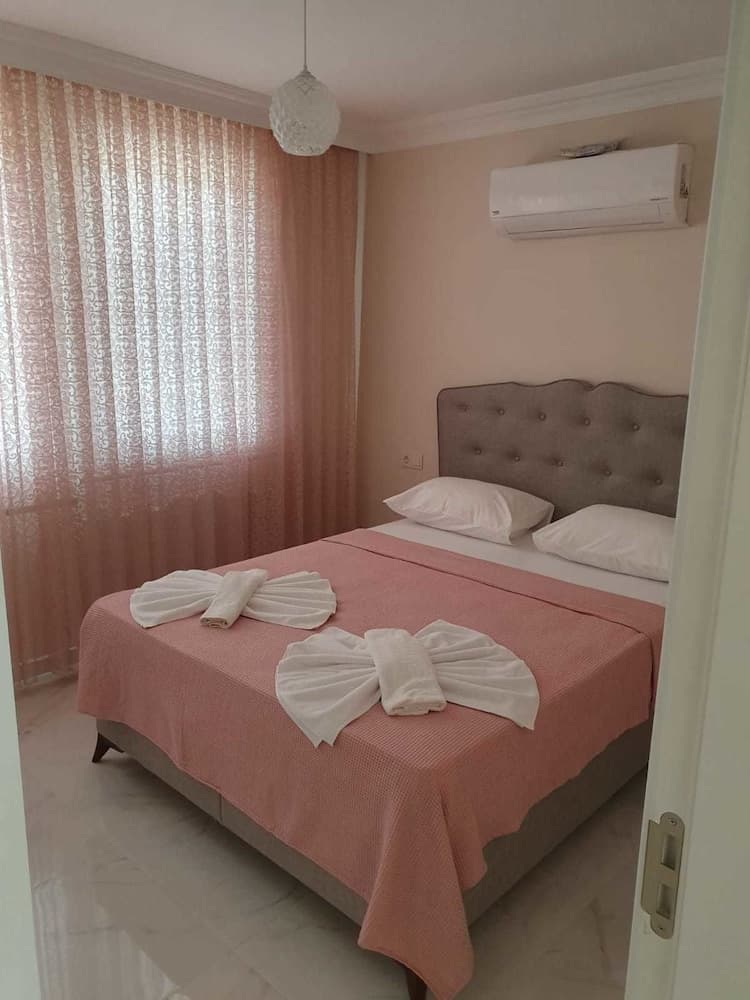 Minta Apart, Ortaca