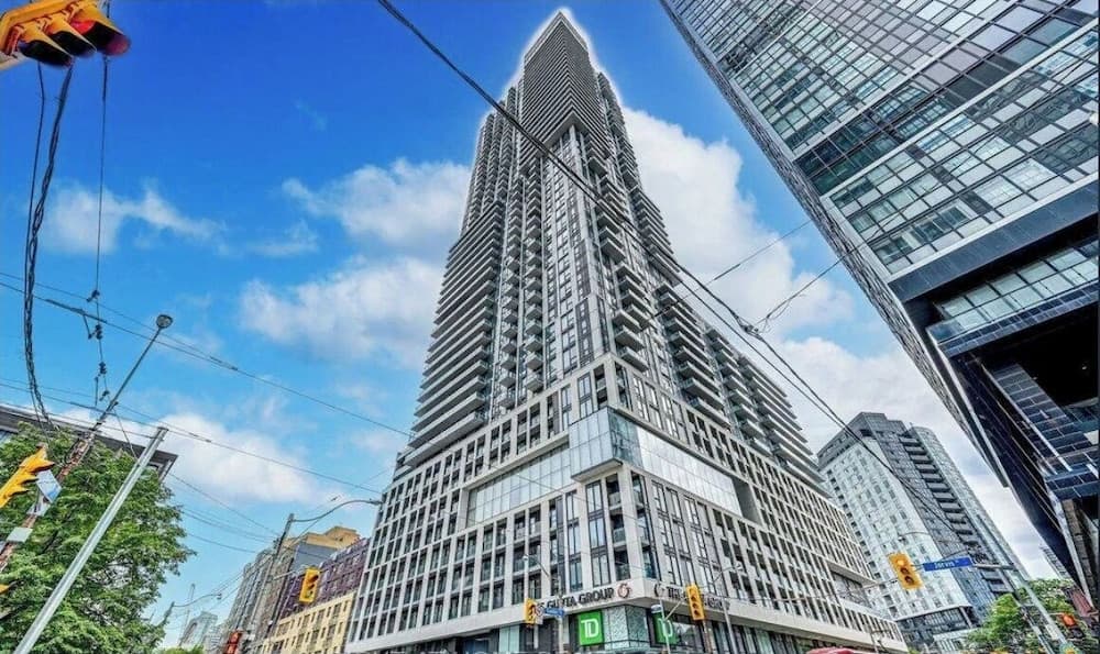 The Dundas Suites, Toronto