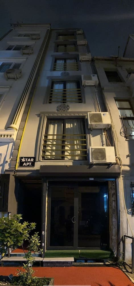 Star Apart, Istanbul