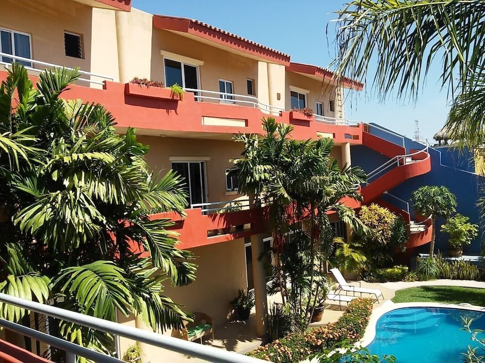 Casa Misifus, Barra de Navidad