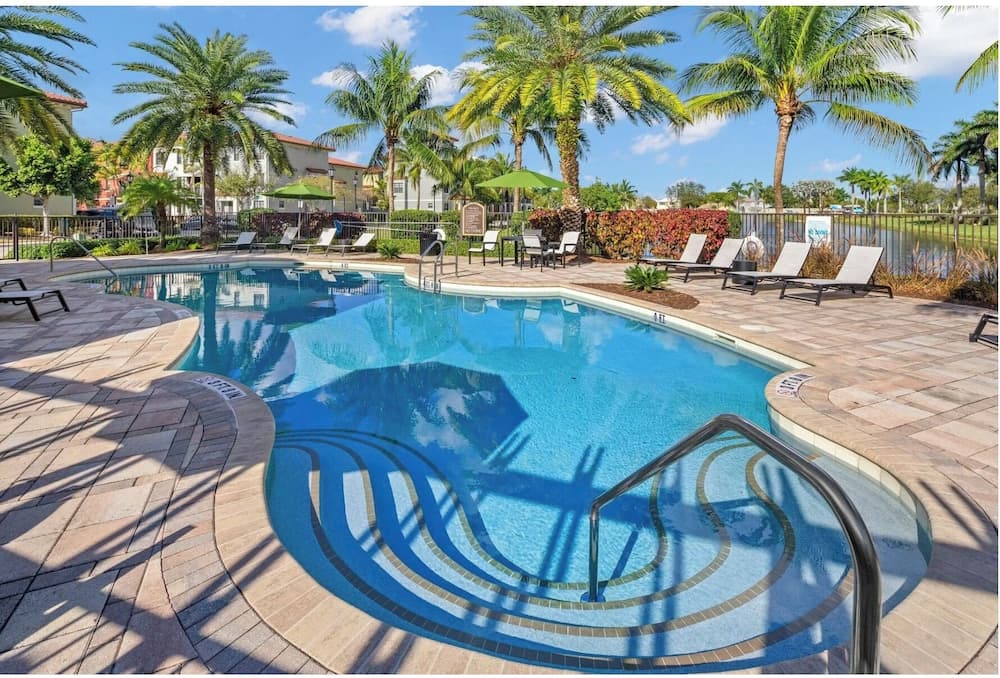 Miramar Apartments By Landing, Miramar
