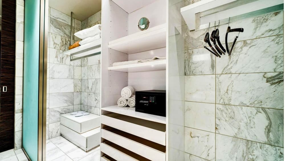 One Bedroom | 1.5 Baths & Living Room | Jet Tub – Palms Place StripSuite, Las Vegas, photo 4