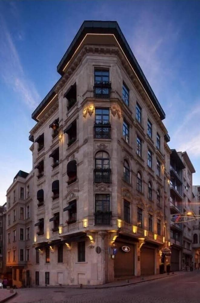 GALATA M84, Istanbul