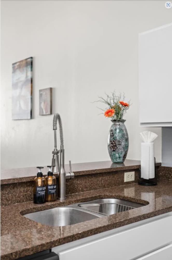 CozySuites The Block Skybridge Access, Indianapolis, photo 2