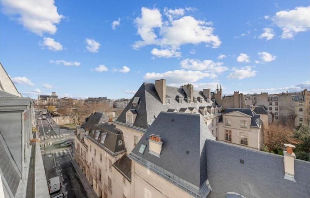 Building at Saint Germain Residence
