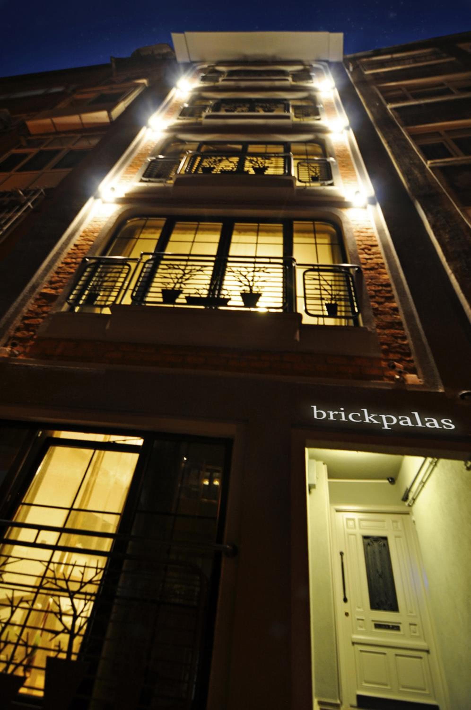Brickpalas, Istanbul