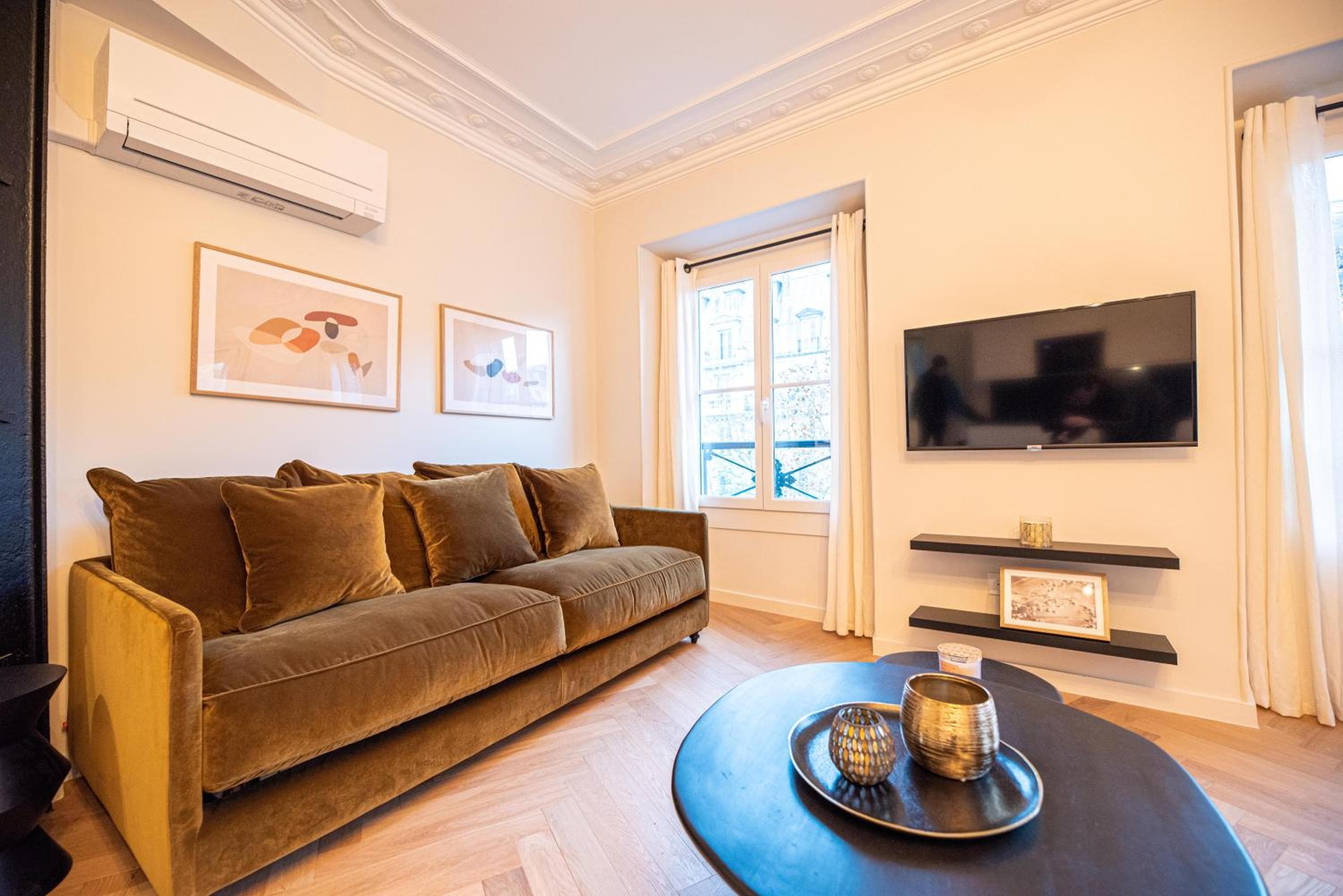 Luxury apartments in Paris Center, Paris, photo 3
