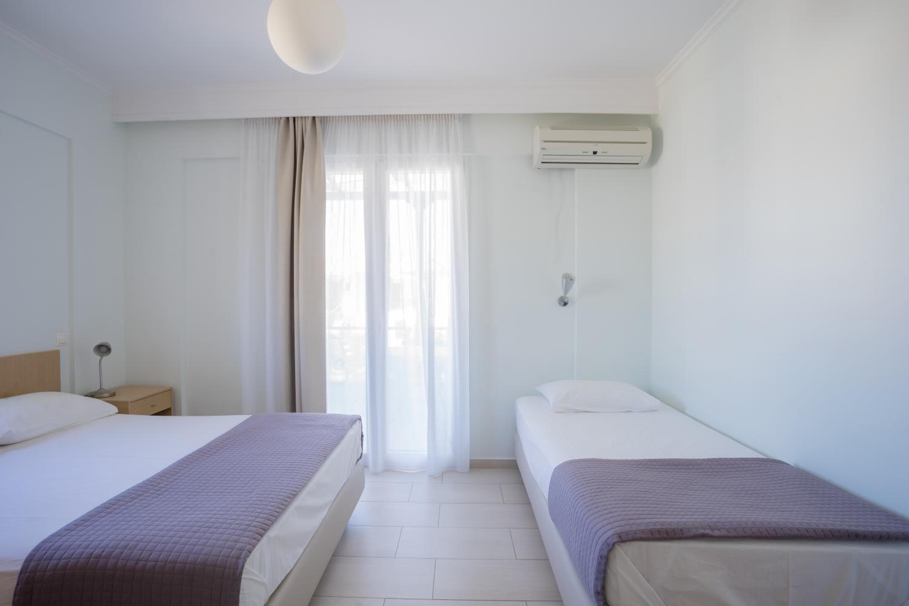 Lefkothea Apartments, Nikiana