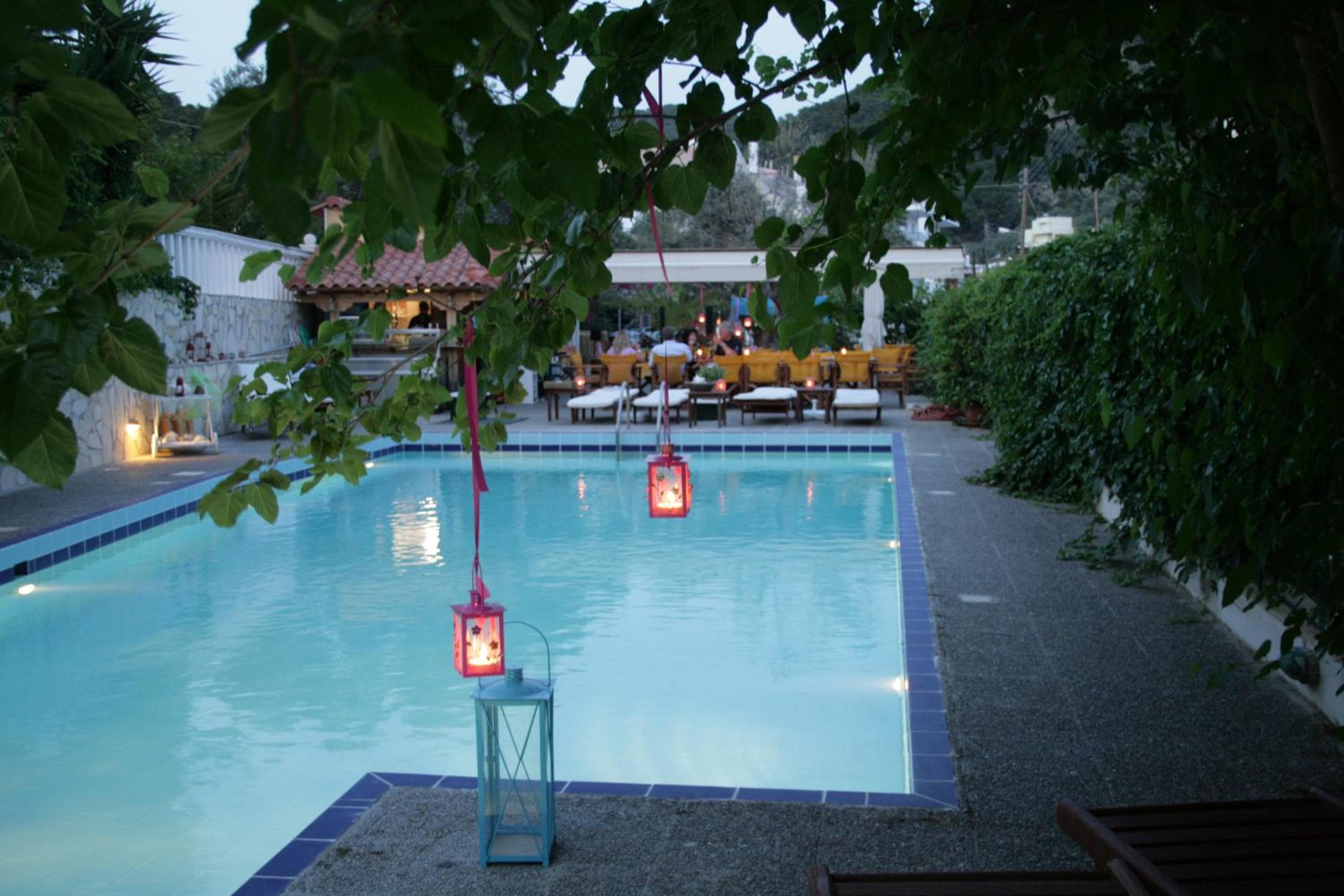 Villa Dolphins, Poros