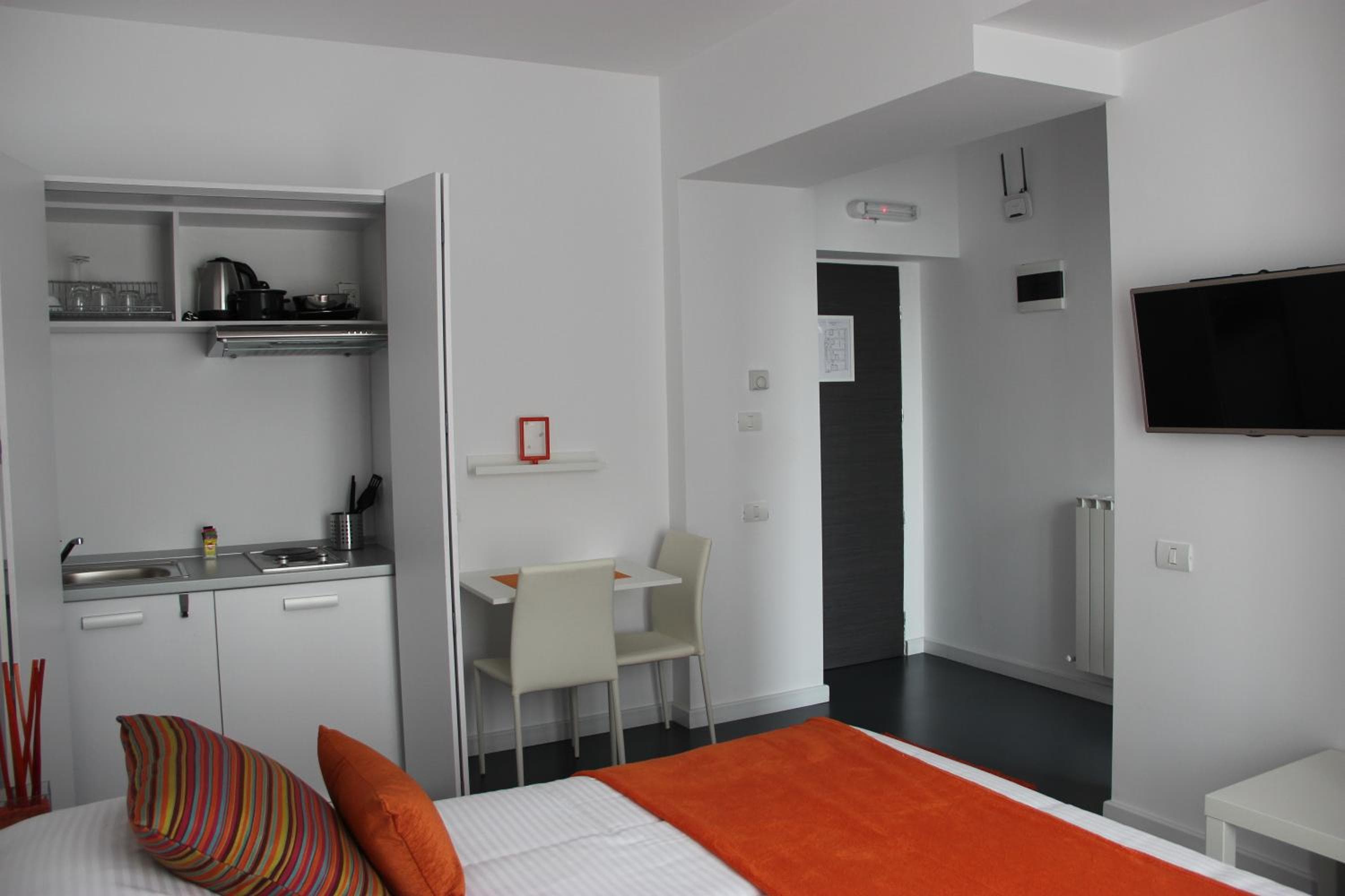 Living Aparthotel, Bucharest, photo 5