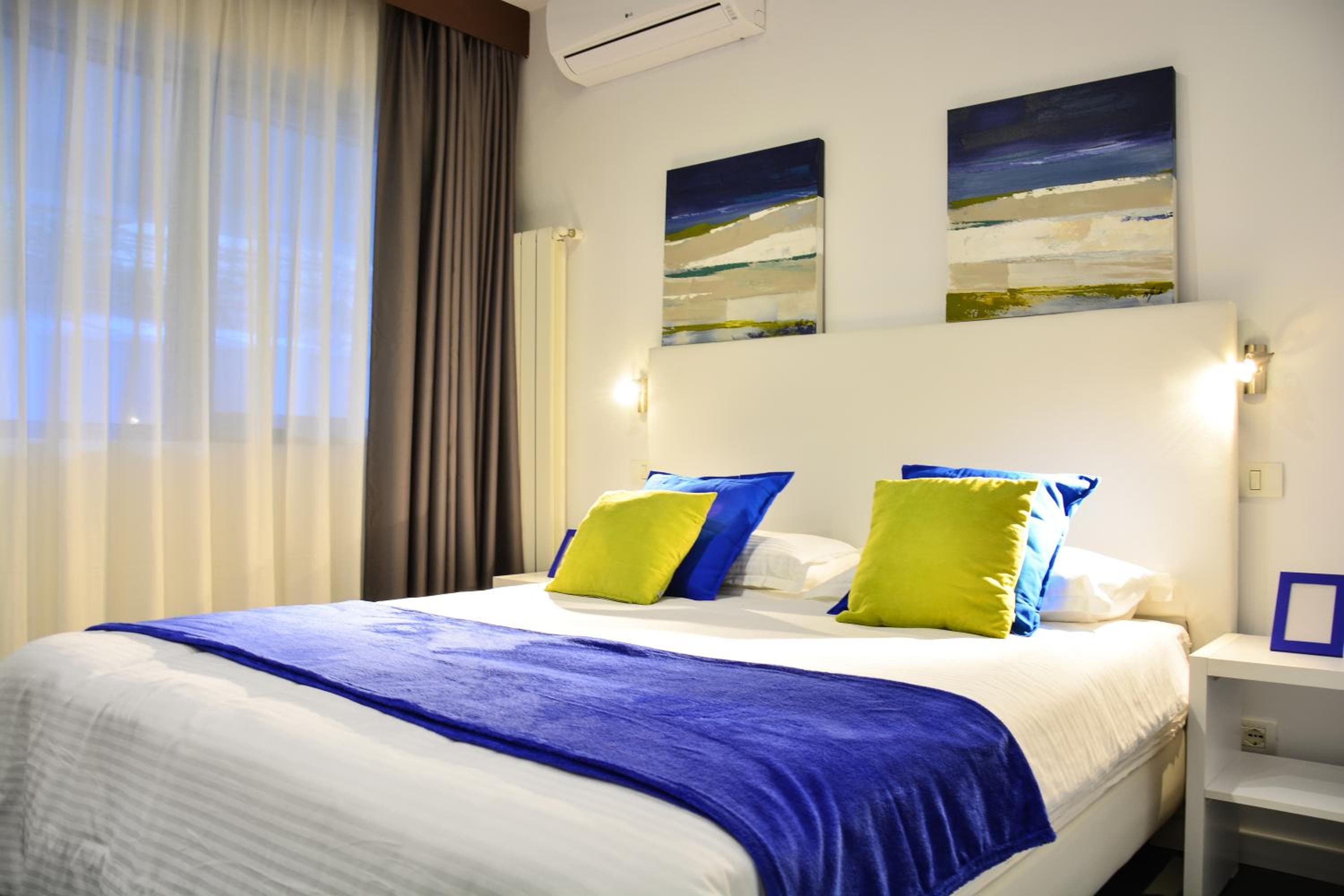 Living Aparthotel, Bucharest, photo 4